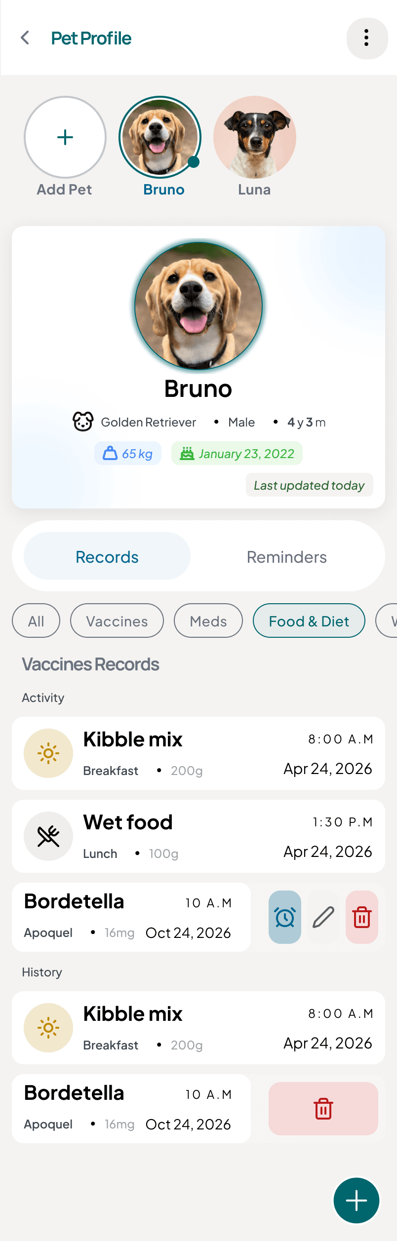 PawsClick pet profile food and diet log showing meal and portion notes